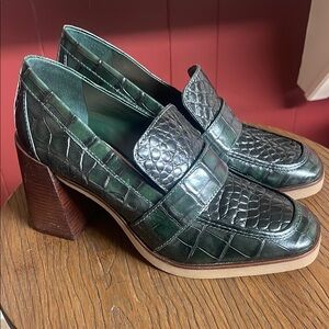 Vince Camuto Green Crocodile Embossed Heels